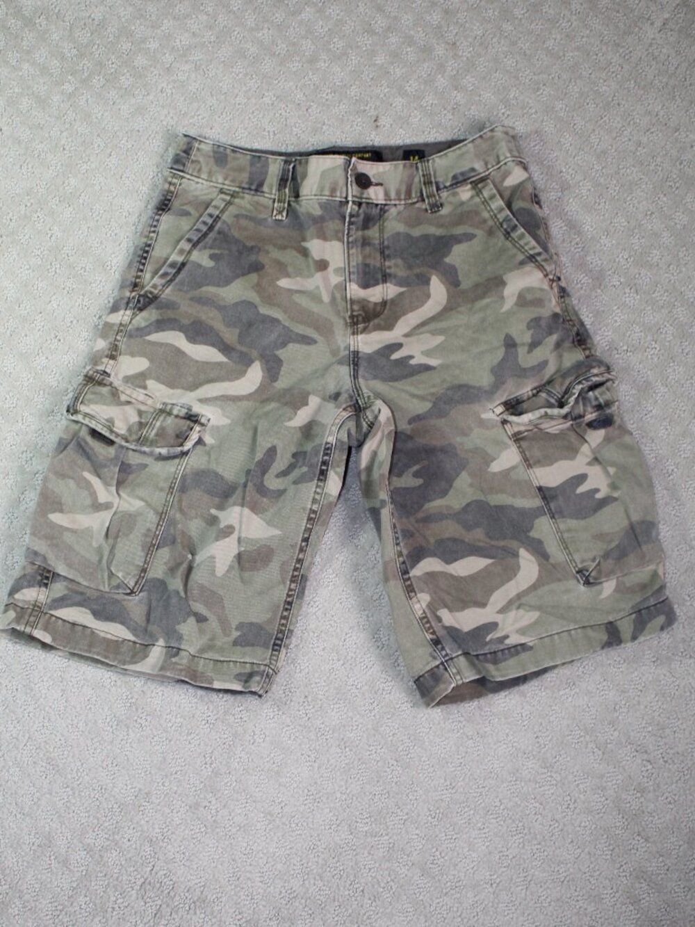 Old Navy Surplus Company Youth Size 14 Green Camo 100% Cotton Cargo Shorts